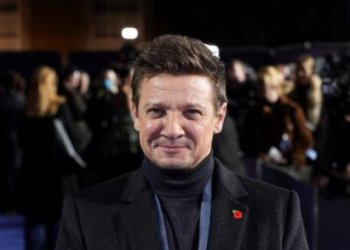 Jeremy Renner compartió un video desde la clínica junto a su hermana y su madre