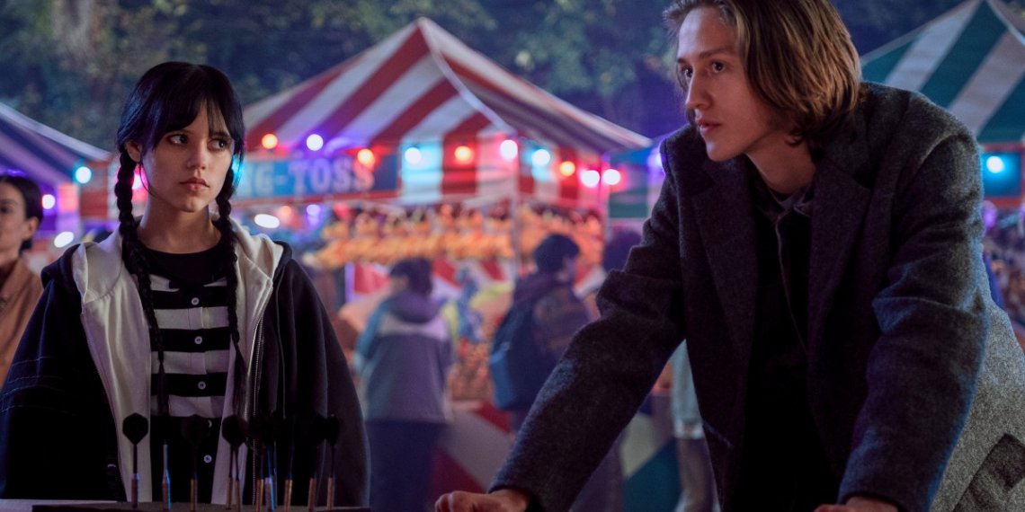 Uno de los protagonistas de Merlina fue acusado de abuso sexual