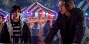 Uno de los protagonistas de Merlina fue acusado de abuso sexual