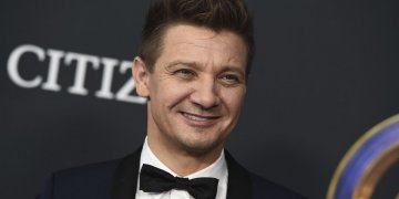 Tras el grave accidente Jeremy Renner reapareció con un video