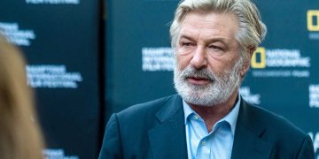Rust: Con una imagen, Alec Baldwin confirmó el final del rodaje