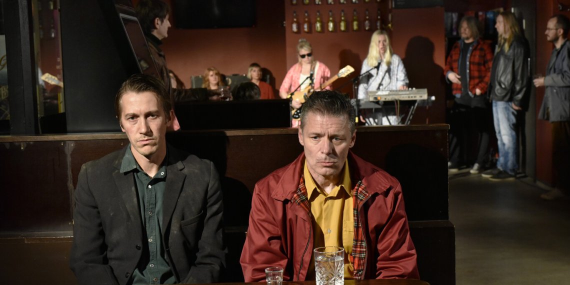 Fallen Leaves, de Aki Kaurismaki, la favorita de Cannes