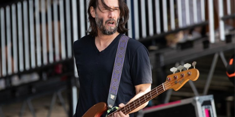 Durante el fin de semana, Keanu Reeves volvió a un viejo amor