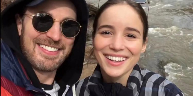 Chris Evans y Alba Baptista contrajeron matrimonio en secreto