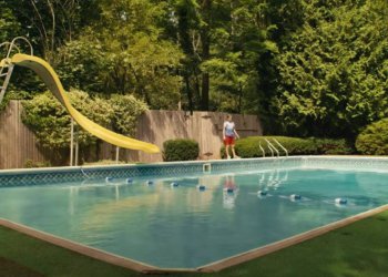 El cortometraje de terror que te hará temerle a las piscinas