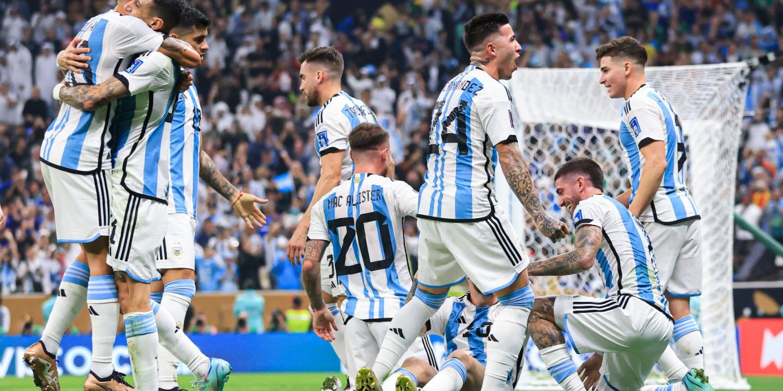 Llega Muchachos, la película sobre la Scaloneta y el público en Qatar 2022