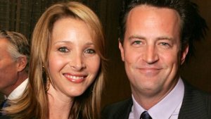 El tierno gesto de Lisa Kudrow con la mascota de Matthew Perry