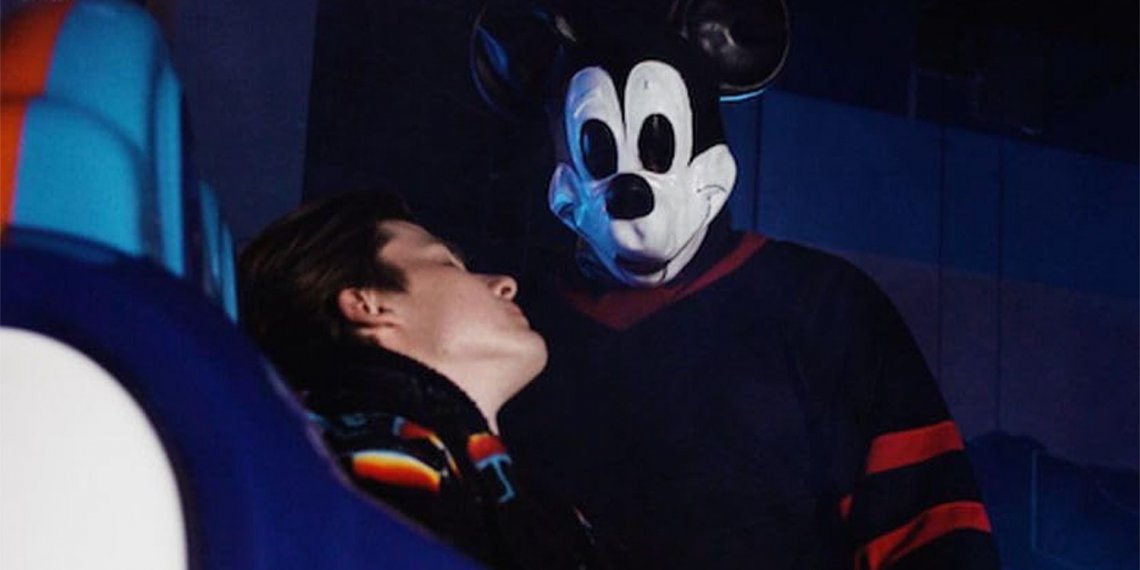 El tráiler de la película de terror que tiene a Mickey Mouse como protagonista