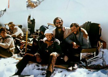 Las 5 diferencias entre La sociedad de la nieve y Viven