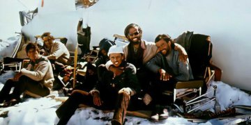 Las 5 diferencias entre La sociedad de la nieve y Viven