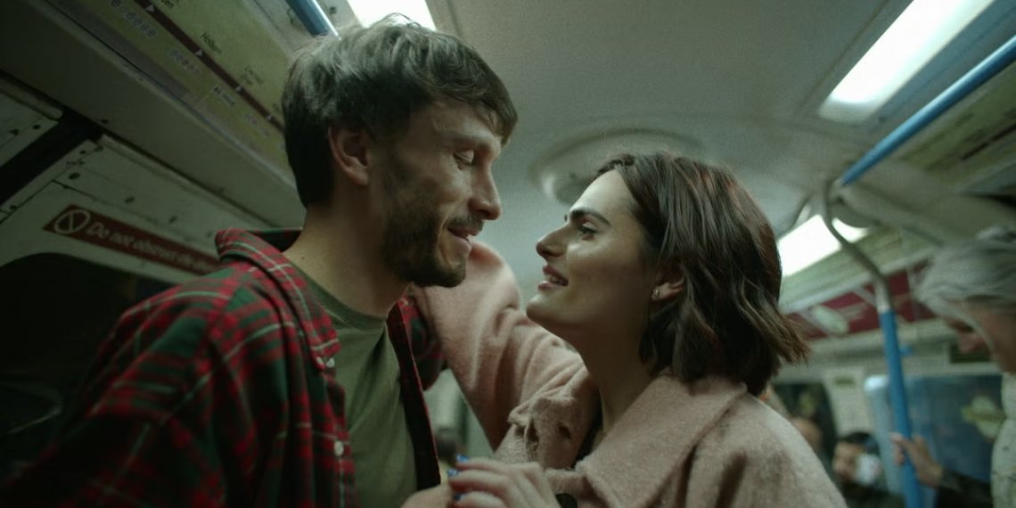 La historia de Nava Mau, la actriz trans que trabaja en Bebé Reno