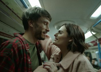 La historia de Nava Mau, la actriz trans que trabaja en Bebé Reno