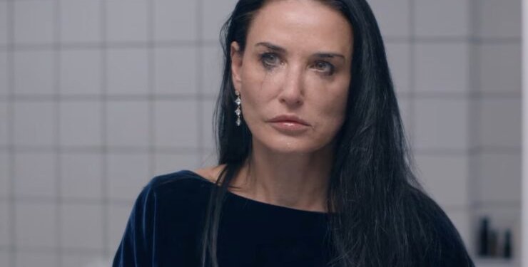La película de terror con Demi Moore presentó su sangriento trailer