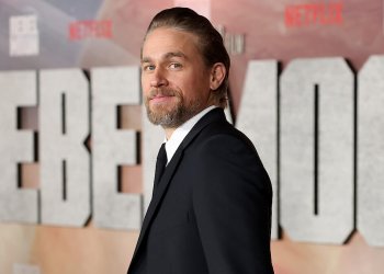 La temporada 3 de Monster tendrá a Charlie Hunnam cómo el asesino serial Ed Gein