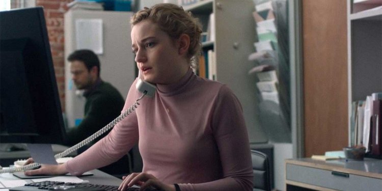 “The Assistant”: Una mirada sobria al abuso de poder en la era del #MeToo, disponible en Prime Video y Max