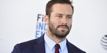 El curioso regalo que Armie Hammer recibió de su madre en su cumpleaños