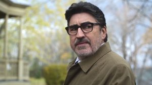 Alfred Molina recordó entre lágrimas la desaprobación de su padre hacia su carrera de actor
