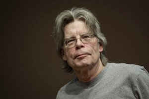 Un relato corto de Stephen King inspirado en Alfred Hitchcock será película