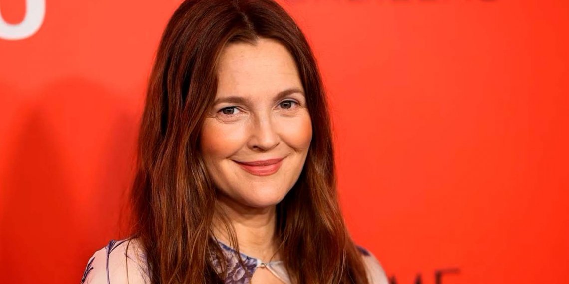 La trágica historia de Drew Barrymore y la vez que Adam Sandler le “salvó la carrera”