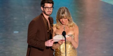 Premios Oscars 2025: El emotivo momento de Andrew Garfield al recordar a su madre