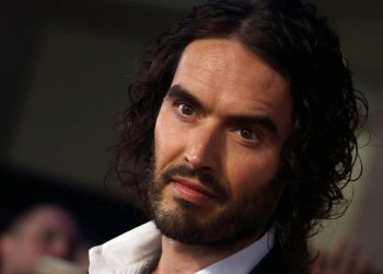 Russell Brand fue acusado de violación y agresión sexual en Inglaterra