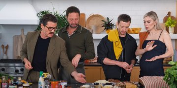 Pedro Pascal y la corrección a Ebon Moss-Bachrach sobre el alfajor.