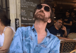 Tragedia en “Emily in Paris”: falleció un asistente de dirección en el rodaje de la serie