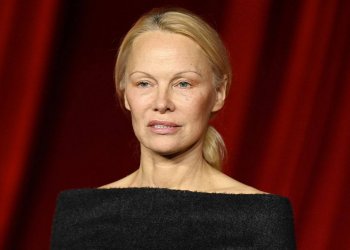 Pamela Anderson sorprende al mundo de la moda con su decisión de no usar maquillaje