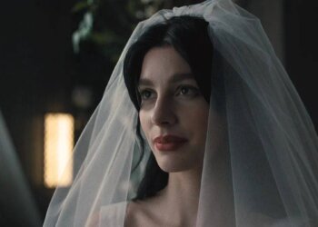 Camila Morrone sorprende en la nueva serie de terror de Netflix