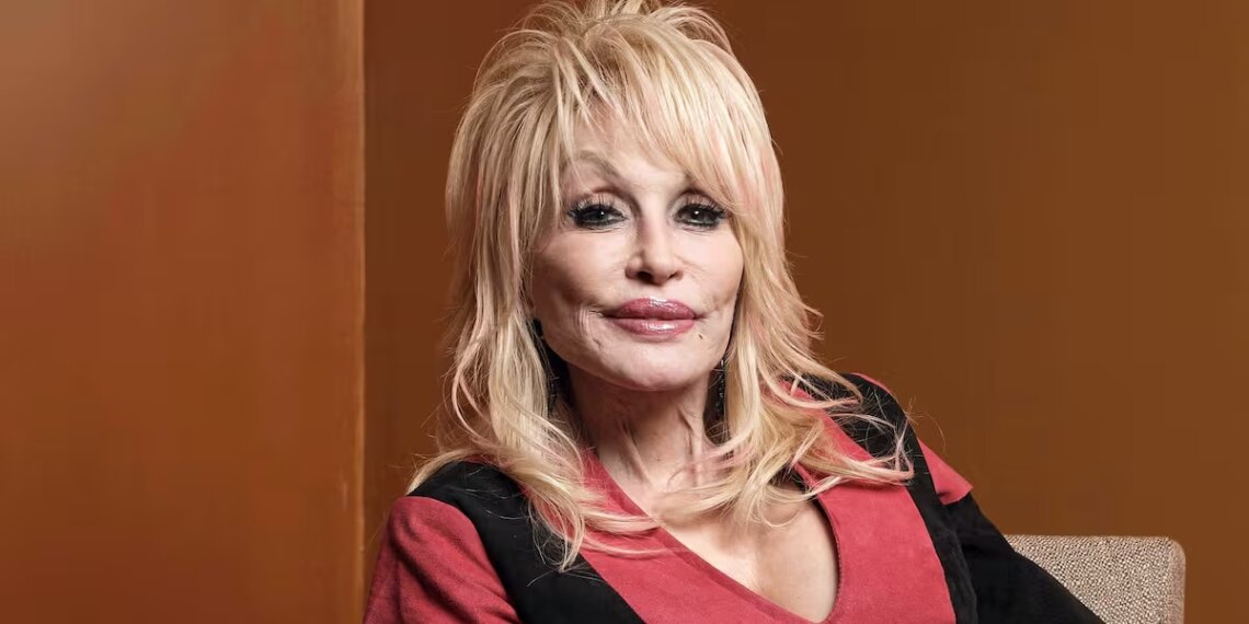Murió Dolly Parton a los 80 años: la historia de la estrella que también conquistó Hollywood.