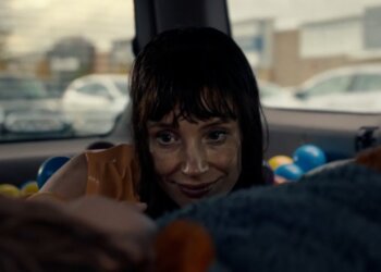 Reseña de Other Mommy: Chastain se luce, pero el desarrollo no acompaña para mantener al espectador en vilo