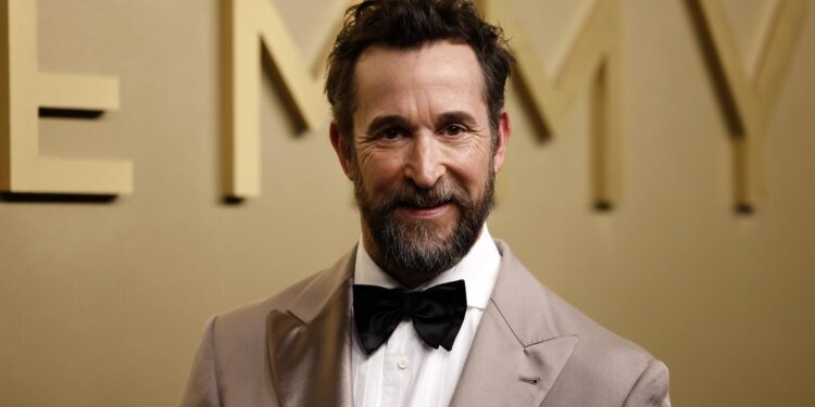 Noah Wyle fue elegido como el hombre más sexy del mundo en 2026